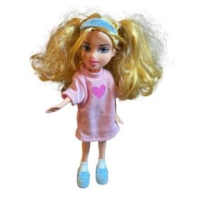 Bratz Cloe Doll 2001 MGA Entertainment Pink Heart Nightshirt Bunny Slippers VTG